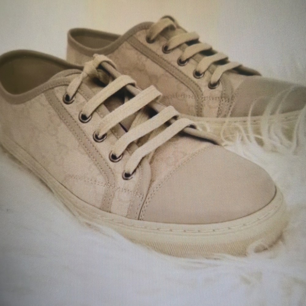 Authentic Gucci Woman's Cream color Lace-Up Sneakers